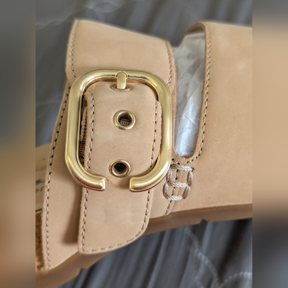 Clarks Women's Tan Sandals - Picture 7 of 10